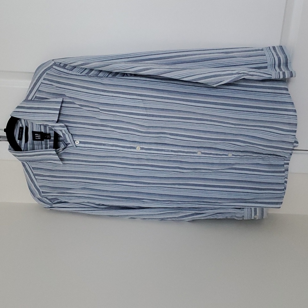 GAP Classic Fit Blue Button Up Top